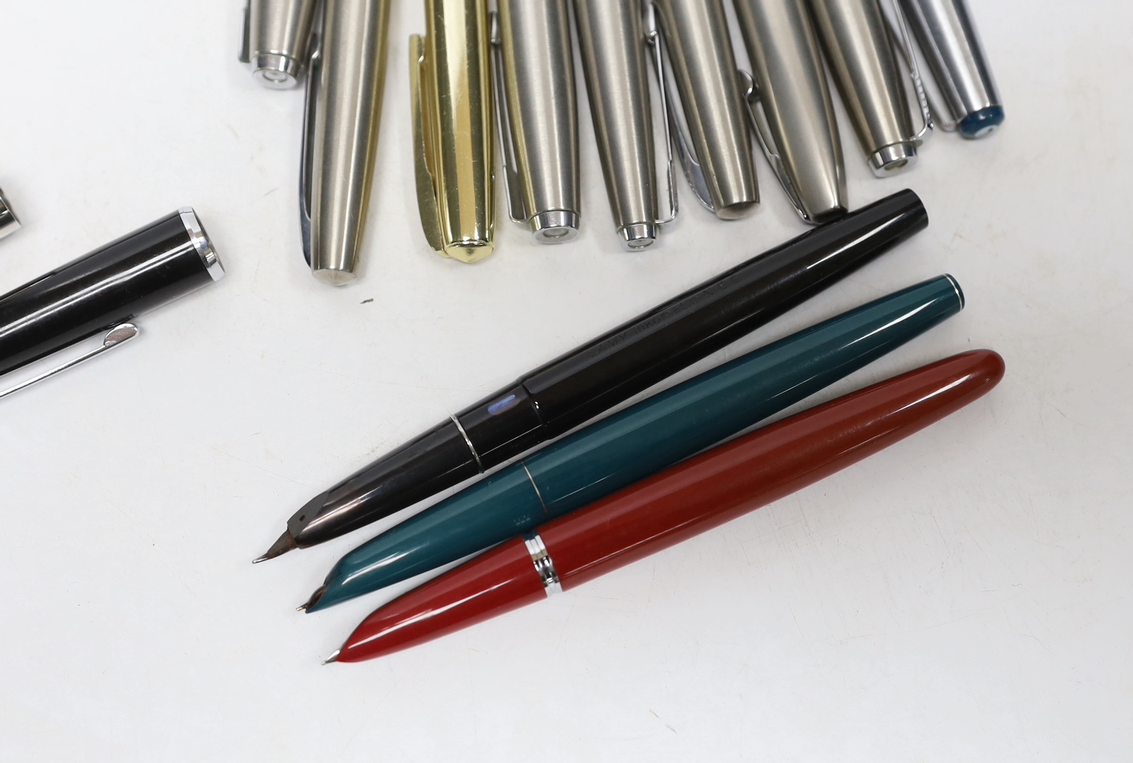 Thirteen various fountain pens: including five Parker fountain pens